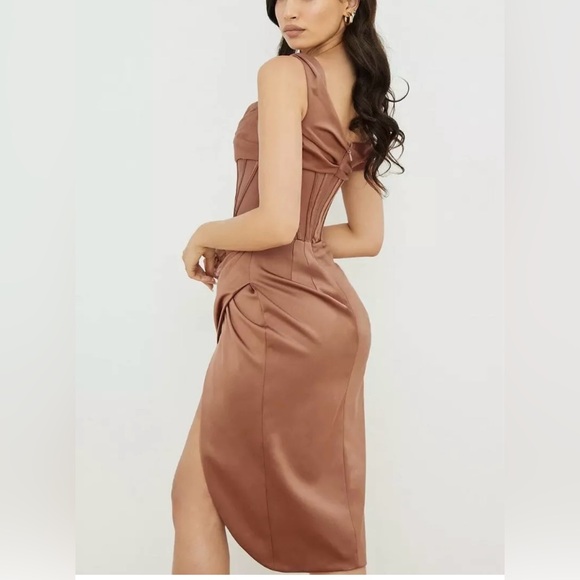 House of CB. Elegant One-Shoulder Brown - Picture 2 of 9